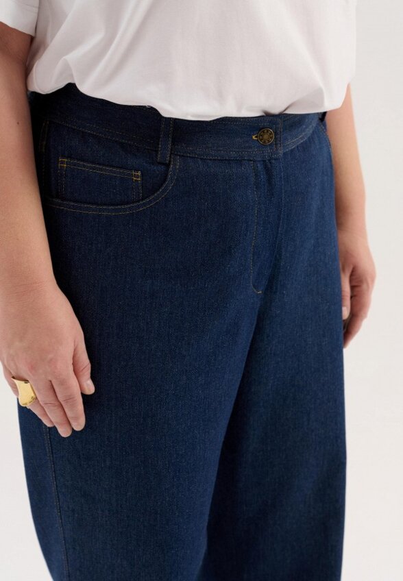 Джинсы Manelia