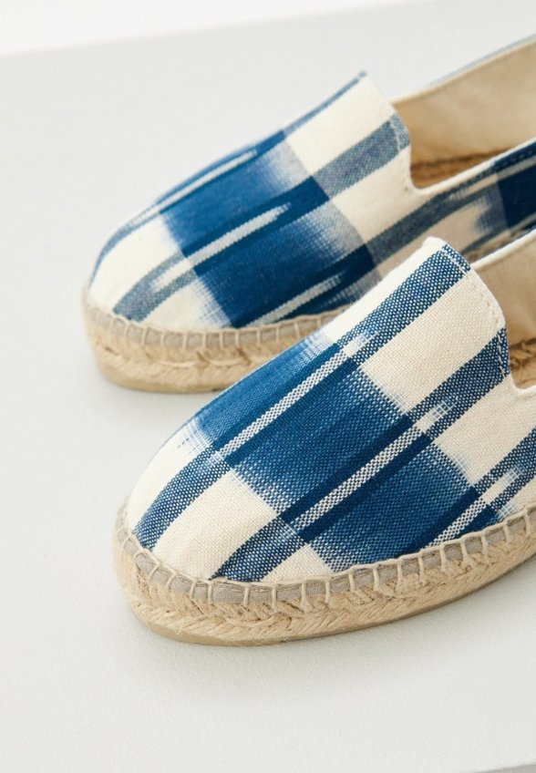 Эспадрильи Manebi