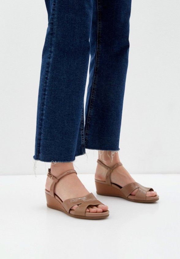 Босоножки Geox