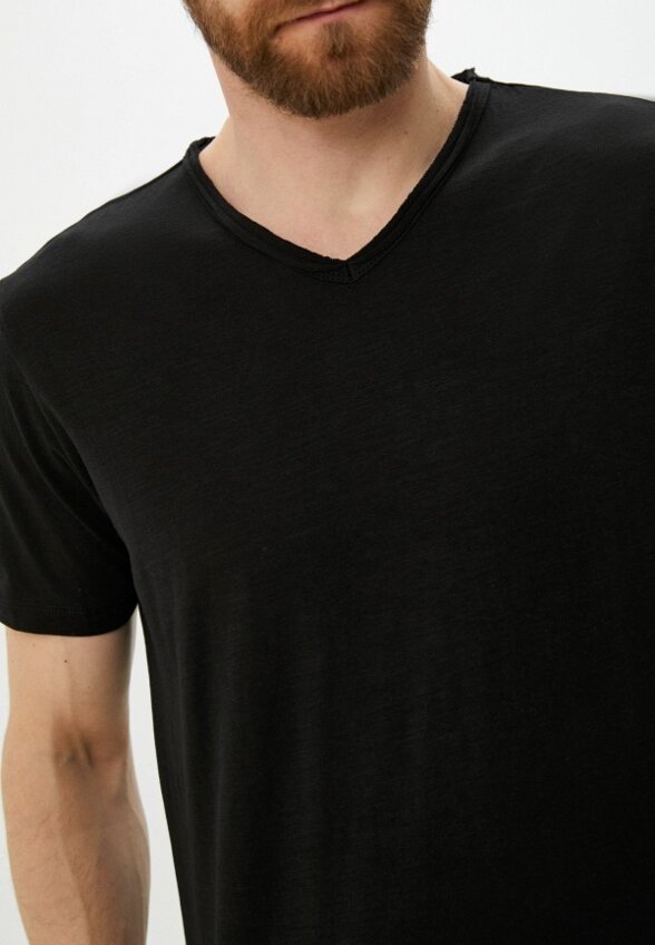 Футболка Colin's