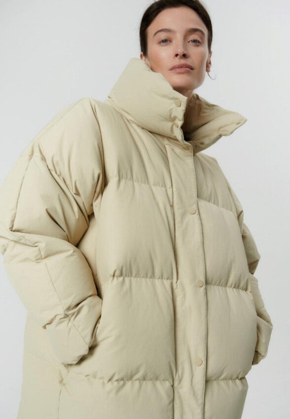 Пуховик Daisyknit