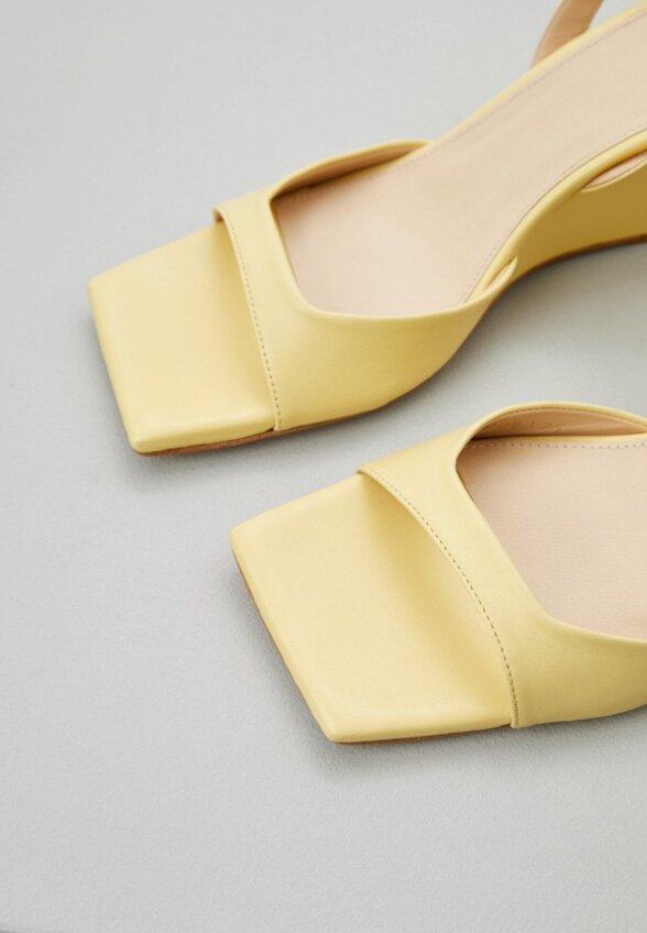 Босоножки Alohas