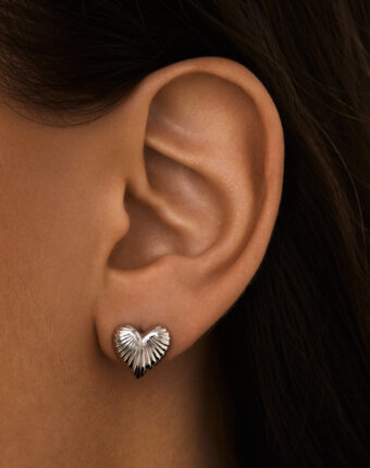 Серебряные серьги в форме фактурного сердца MIE женщинам