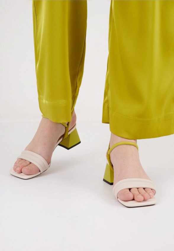 Босоножки Berkonty