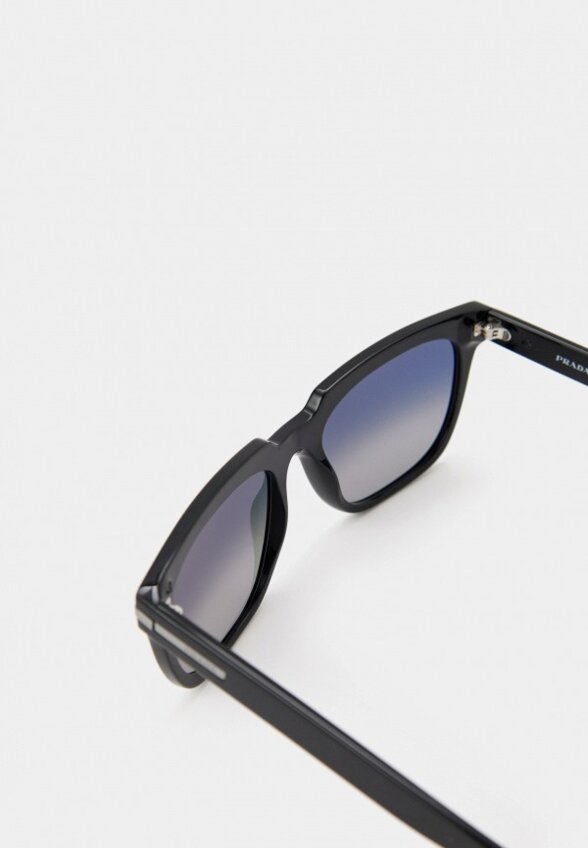 Очки солнцезащитные Prada