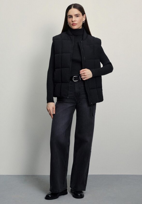 Жилет утепленный Zarina