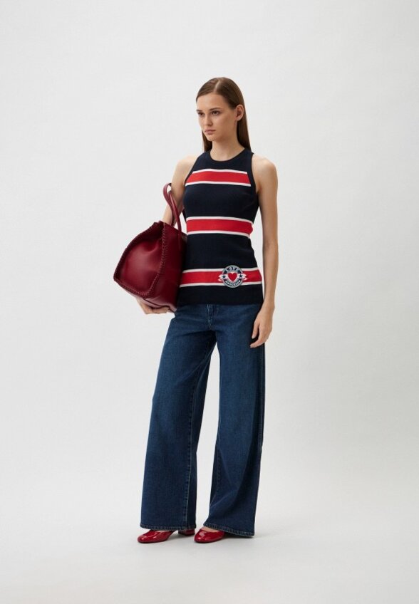 Топ Love Moschino