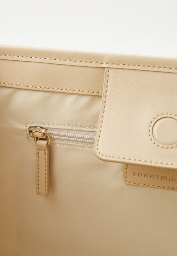 Сумка и кошелек Tommy Hilfiger