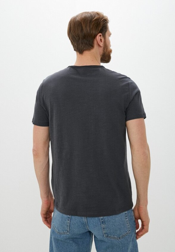 Футболка Colin's