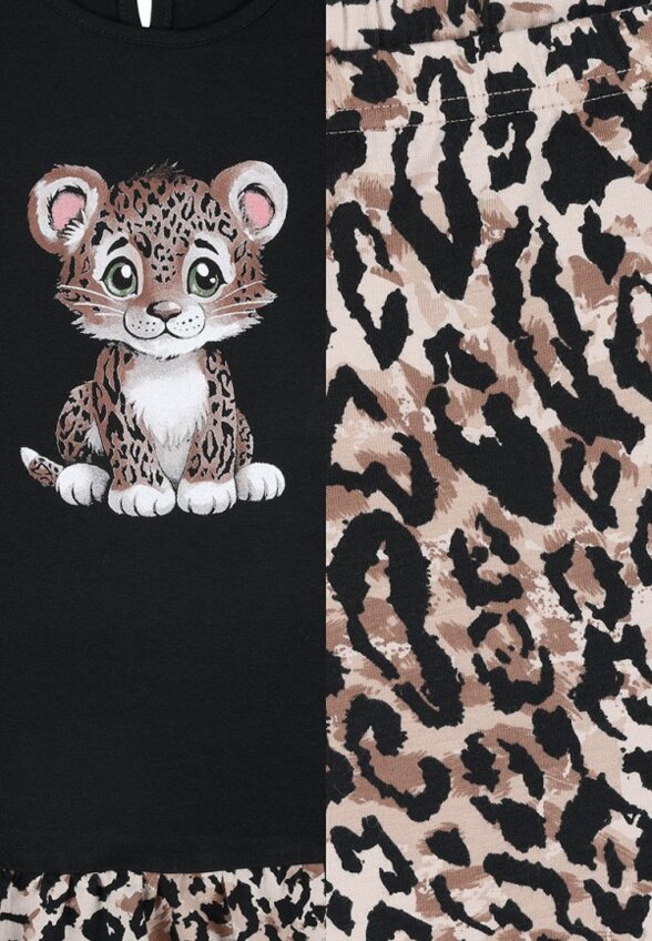 Футболка и леггинсы Апрель