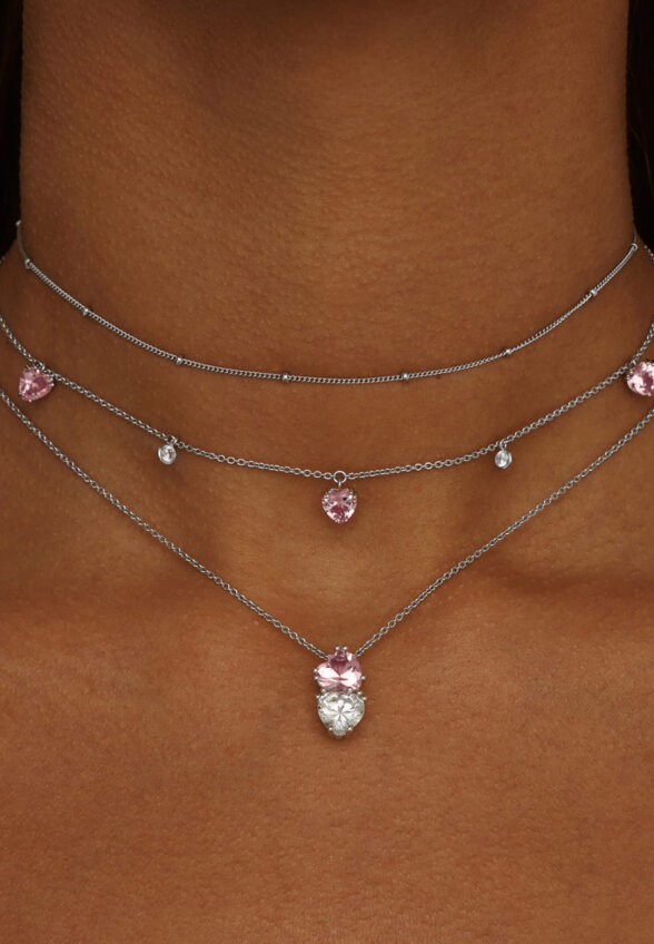 Серебряное колье-чокер ЛЮБОВЬ с розовыми сердцами MIE