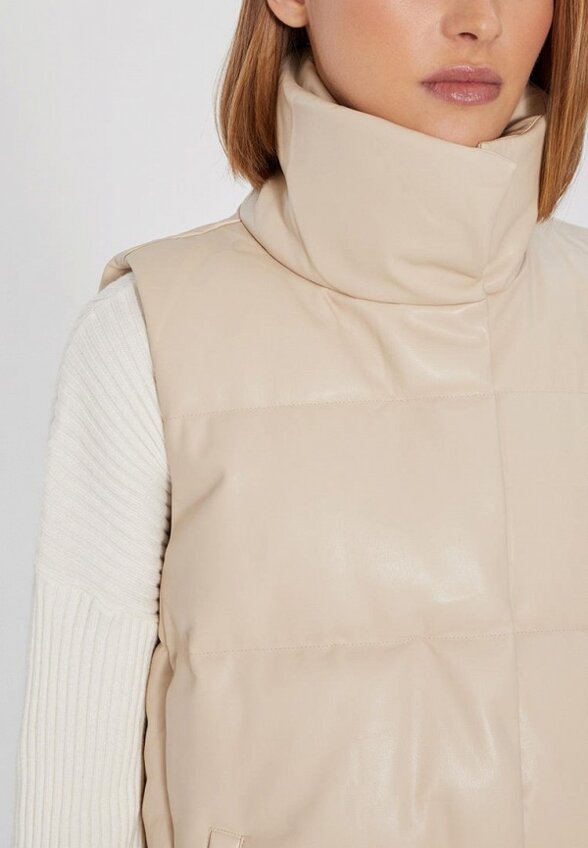 Жилет утепленный To Be Blossom