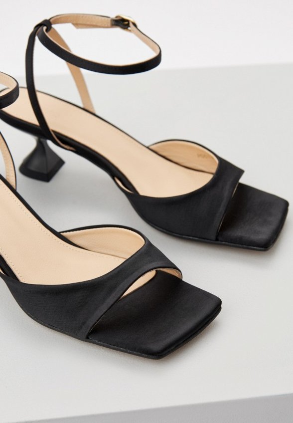 Босоножки Alohas