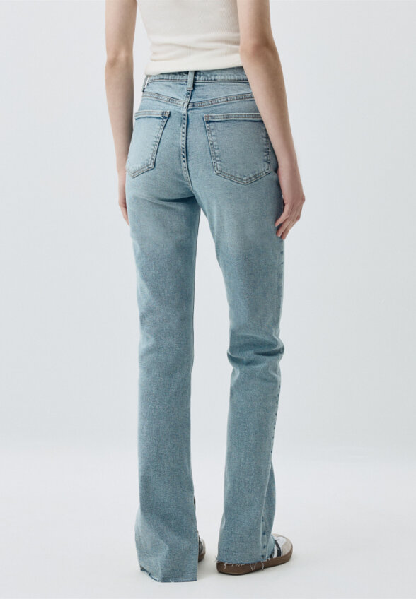 Джинсы 426 SLIM FIT с разрезами