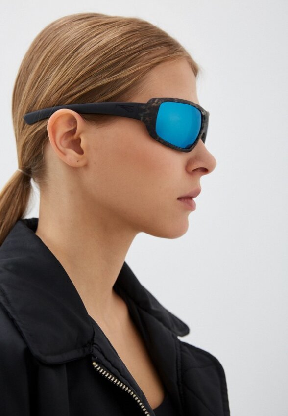 Очки солнцезащитные Lip