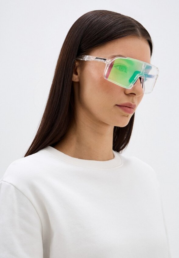 Очки солнцезащитные Under by Me