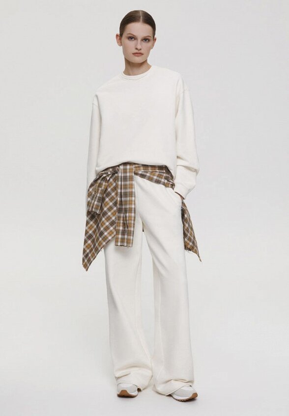 Свитшот All We Need