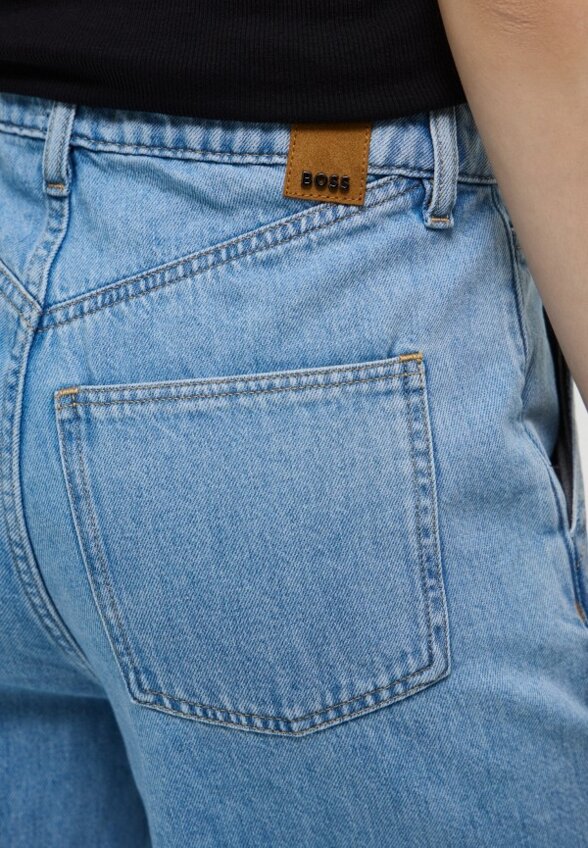 Джинсы Boss