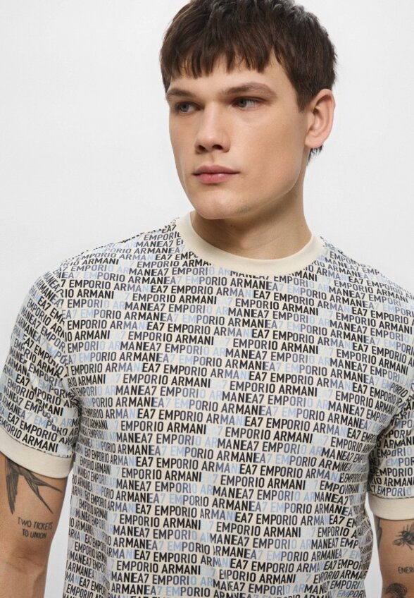 Футболка EA7