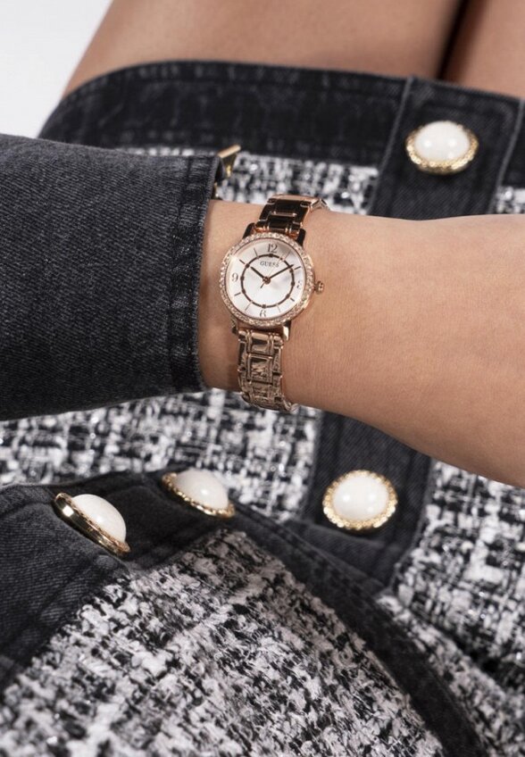 Часы Guess