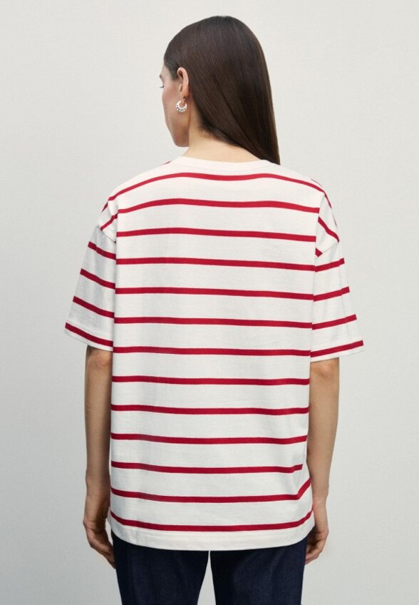 Футболка Zarina