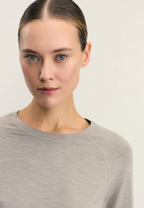 Лонгслив Zarina