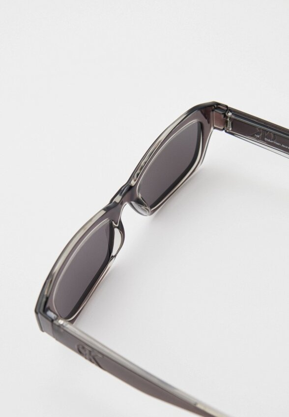 Очки солнцезащитные Calvin Klein Jeans