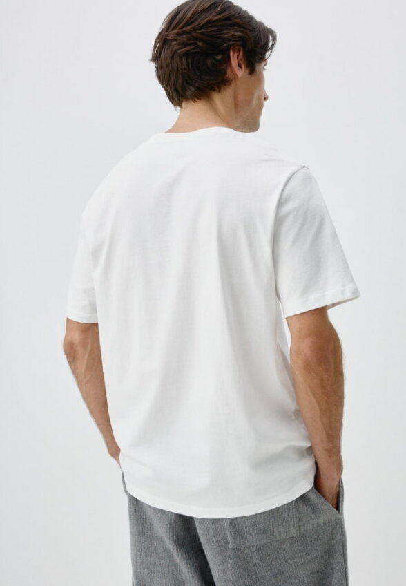 Футболка MARK REGULAR FIT базовая