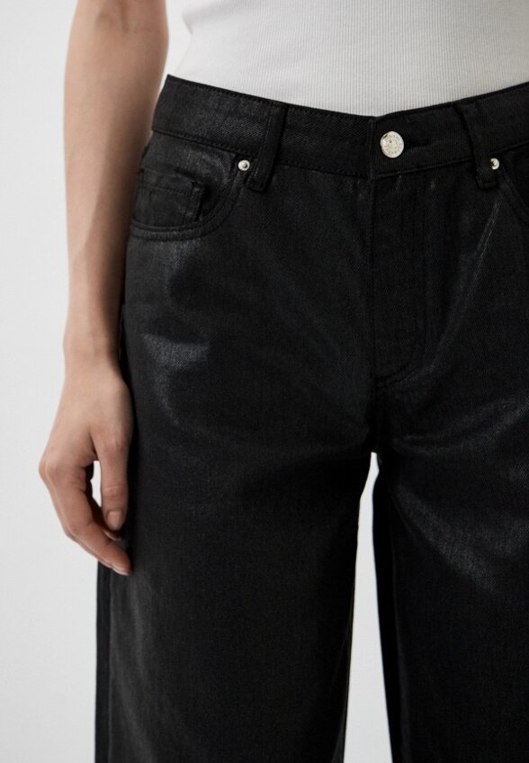 Джинсы Armani Exchange