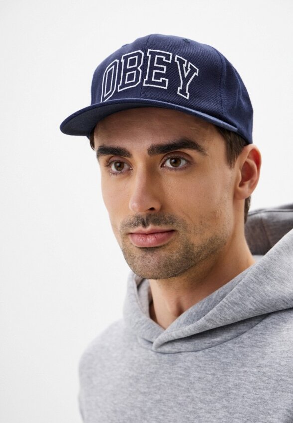 Бейсболка Obey