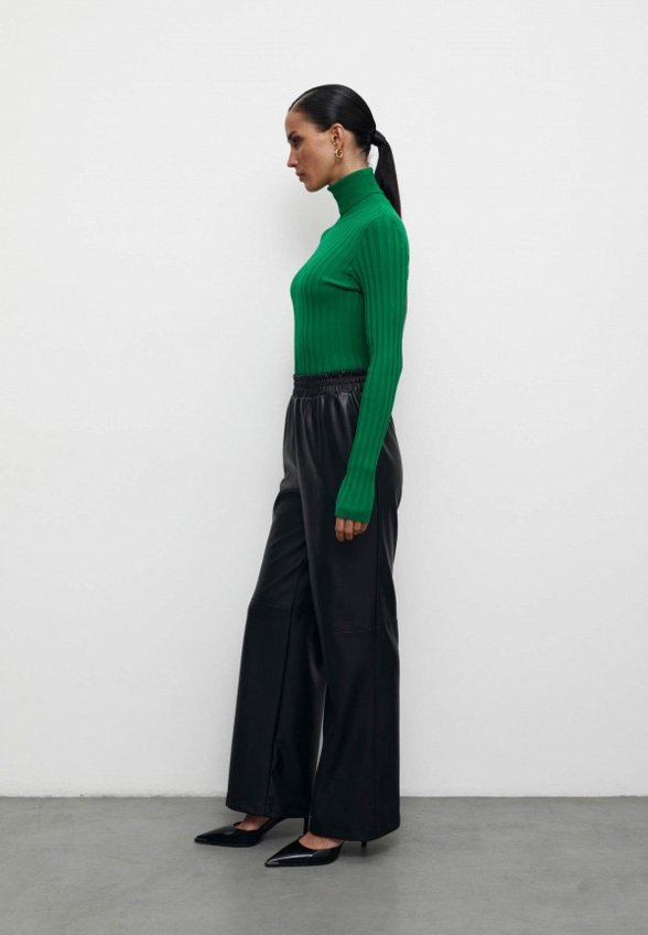 Водолазка Charmstore