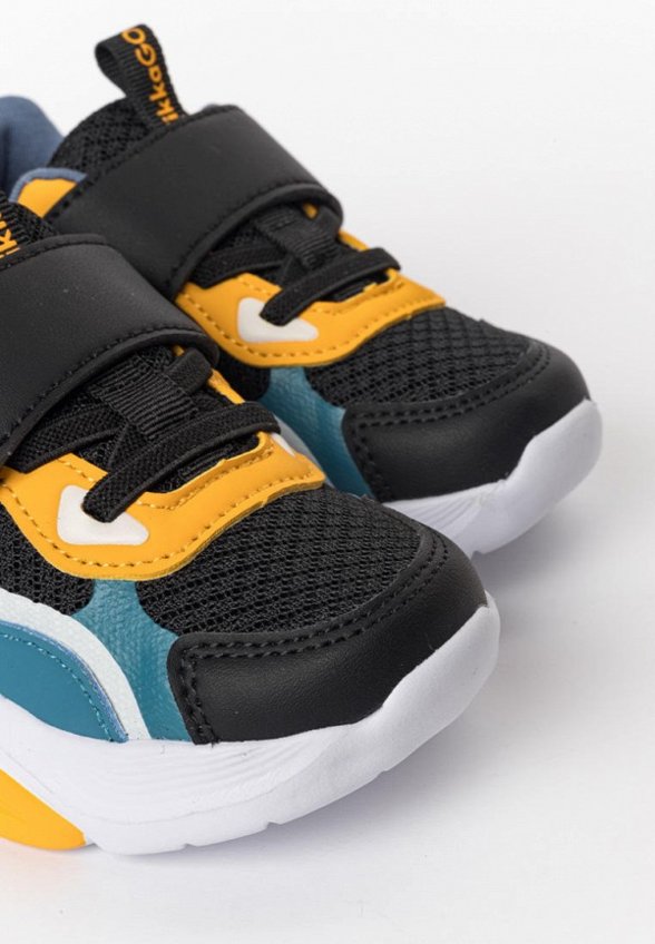 Кроссовки Tikkago