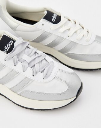 Кроссовки adidas женщинам