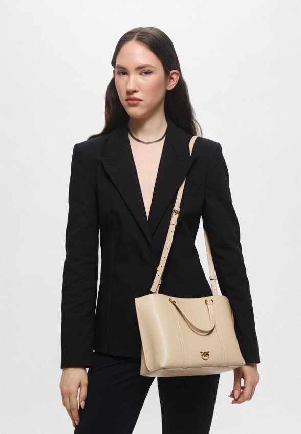 Сумка и брелок Pinko