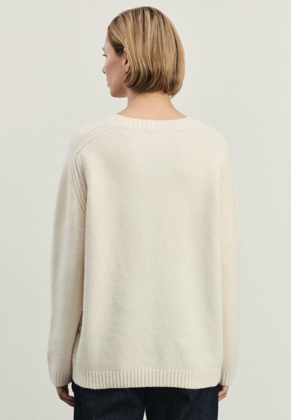 Пуловер Zarina