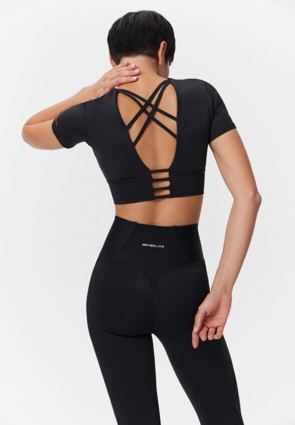 Топ спортивный Neverlate