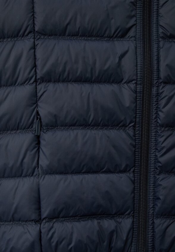 Жилет утепленный EA7