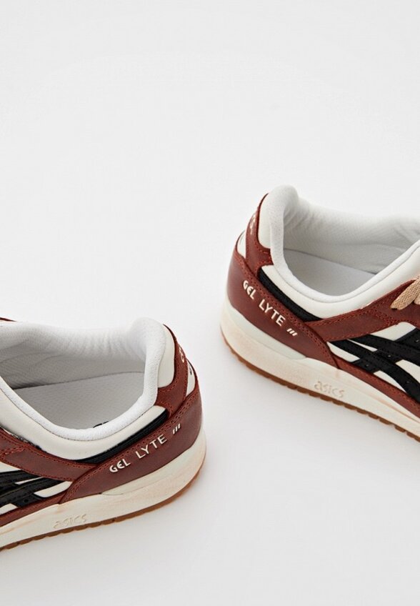 Кроссовки ASICS