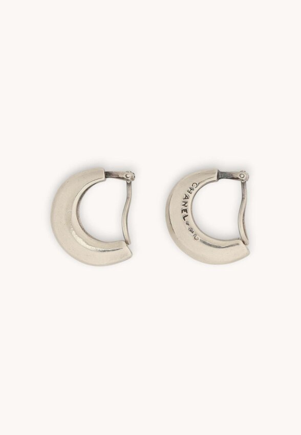 Chanel Clips