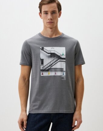 Футболка United Colors of Benetton мужчинам