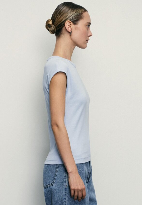 Футболка Zarina