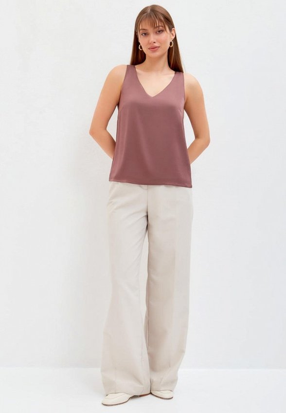 Топ Gabriel and Ester London