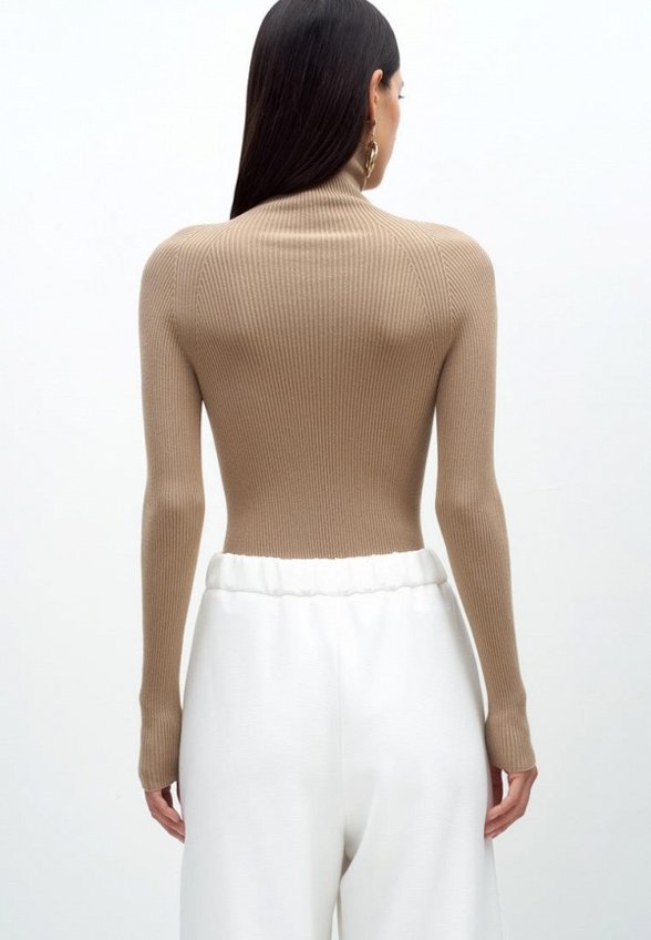 Водолазка Brusnika