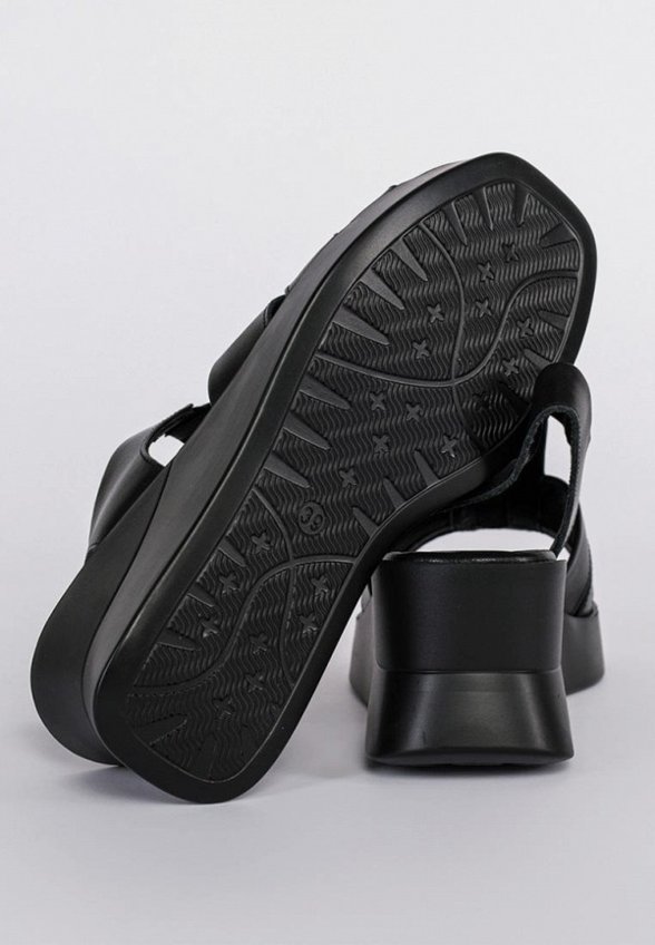 Босоножки Gut