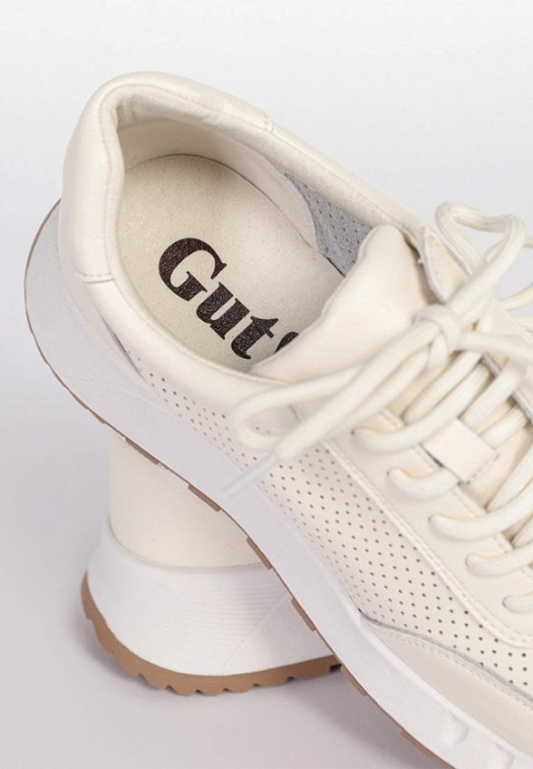 Кроссовки Gut
