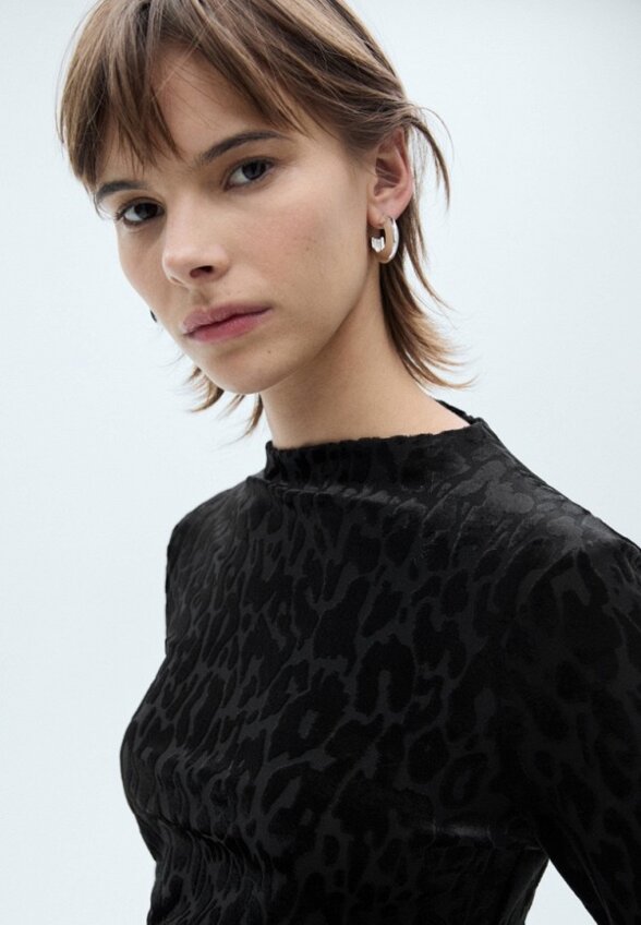 Лонгслив Mango