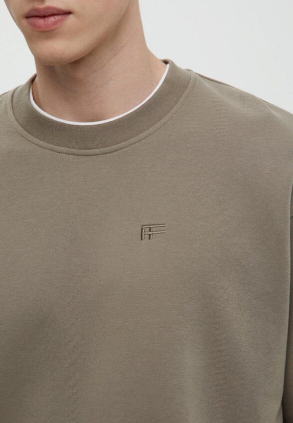 Свитшот Finn Flare