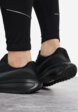 Кроссовки мужские Nike Revolution 8, Черный9  - превью