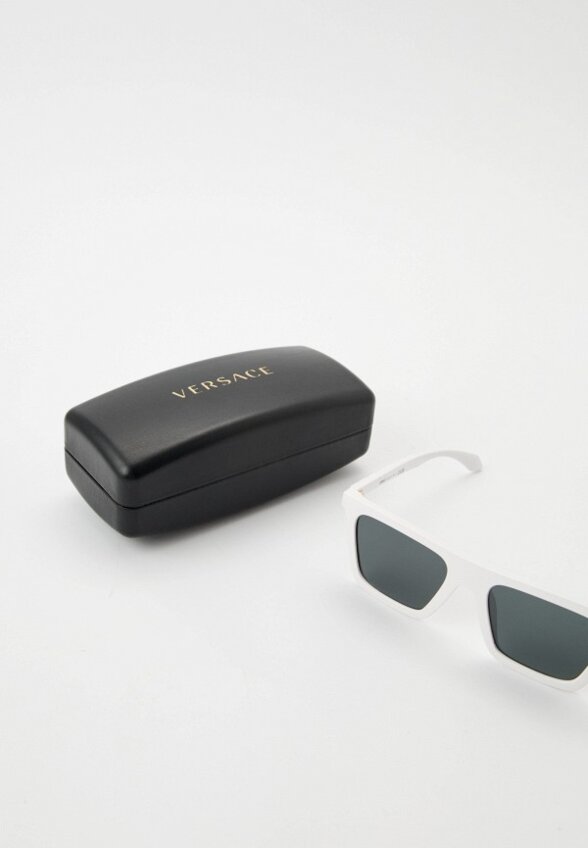 Очки солнцезащитные Versace
