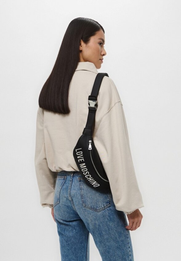 Сумка поясная Love Moschino